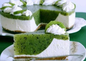 BUTTERKEKS KIWI TORTE MIT FRISCHKÄSE, OHNE BACKEN !