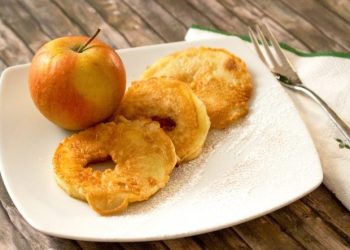 Frisch saftig steirische Apfelkrapfen