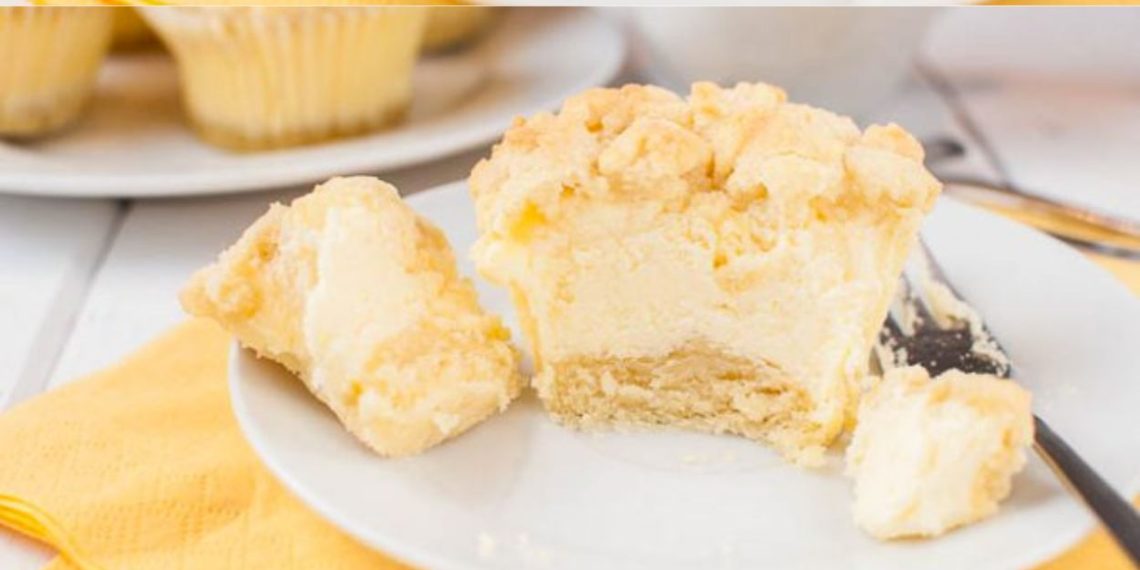 Käsekuchen-Muffins mit Streuseln