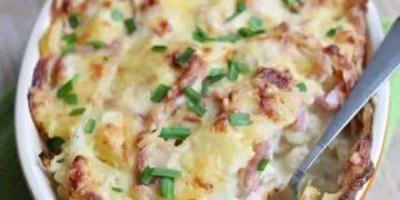 Blumenkohlgratin, Kartoffeln, Käse und Schinken