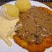 Schnitzel mit frischen braunen Champignons in Rahmsoße Spargelköpfe in Hollandaise und Kartoffelklöse