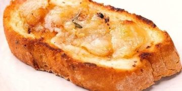 Einfaches Knoblauch-Confit: Die köstliche und einfach zuzubereitung