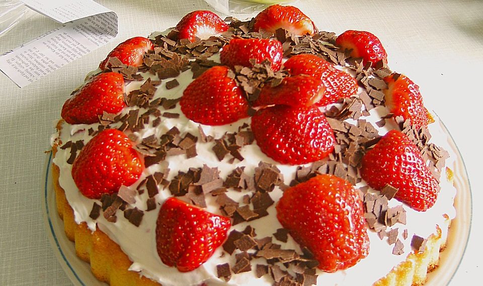 Erdbeer-Mascarpone-Biskuit-Blitz-kuchen – Kuchen geht auch mit anderen Früchten