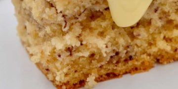 Stollenkuchen vom Blech mit Marzipan