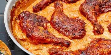 Hähnchenschenkel in Reis