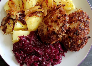 Rotkohl mit Frikadellen