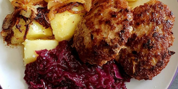Rotkohl mit Frikadellen