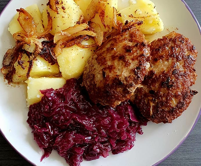 Rotkohl mit Frikadellen