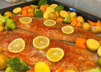 Lachsbeilage im Ofen mit Zubehör