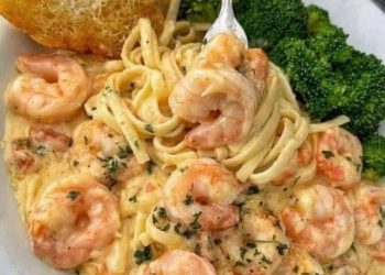 Cremige Garnelen-Nudeln mit hausgemachter Alfredo-Sauce