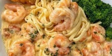 Cremige Garnelen-Nudeln mit hausgemachter Alfredo-Sauce