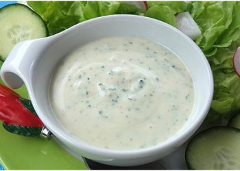 Dieses Dressing lieben alle: Salatdressing wie das Joghurtdressing in der Pizzeria