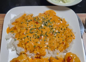 Paprika-Hähnchen mit Reis