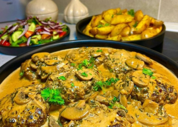 SAFTIGE STEAKS IN PILZSAUCE MIT KLEBERKARTOFFELN