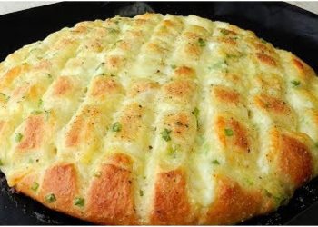 Mozzarella Brot: Dieses knusprige, fluffige und käsige Mozzarellabrot darf auf keinem Partybuffet fehlen