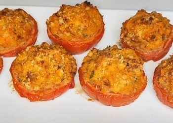 Gefüllte Tomaten: das Rezept für ein schnelles und leckeres Gericht