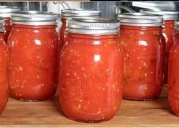 Passata di pomodoro: la ricetta facile della conserva fatta in casa