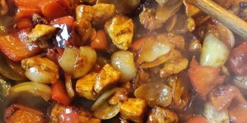 Schaschlik Pfanne mit Baguette