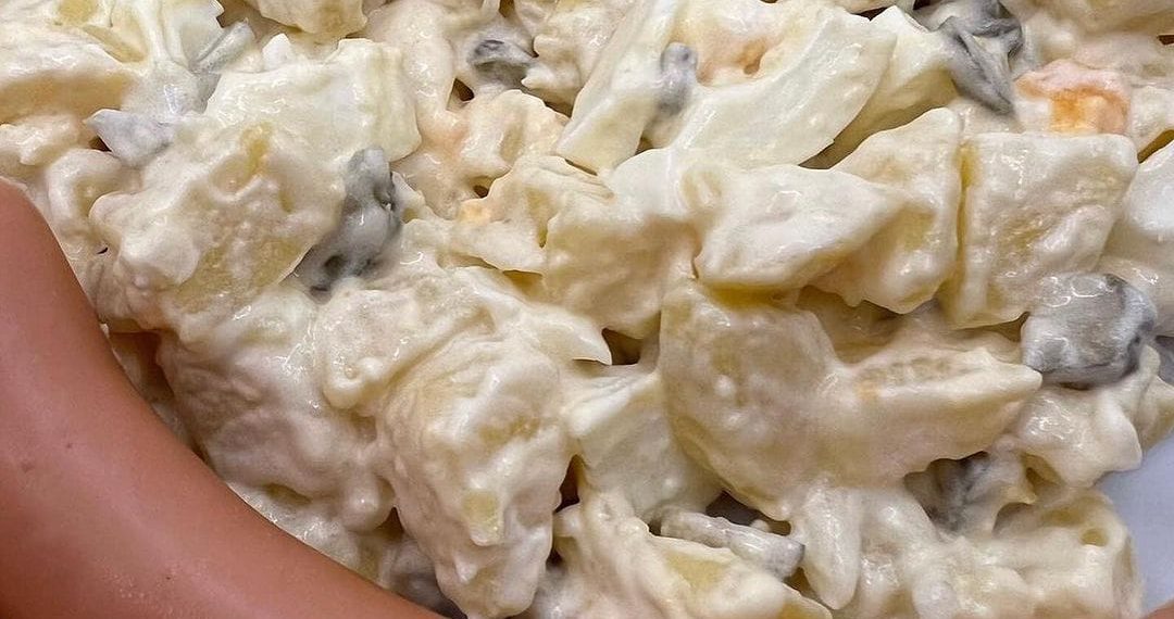 Kartoffelsalat und Würstchen