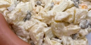 Kartoffelsalat und Würstchen