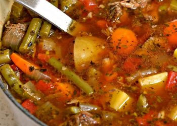 Gemüserindfleischsuppe