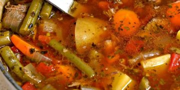 Gemüserindfleischsuppe