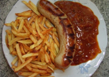 Bratwurst mit Zwiebelsauce