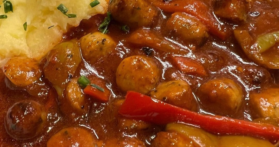 Rostbratwurstpfanne mit Kartoffelstampf