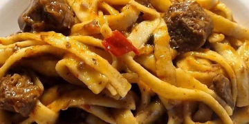 Gulasch mit Spätzle