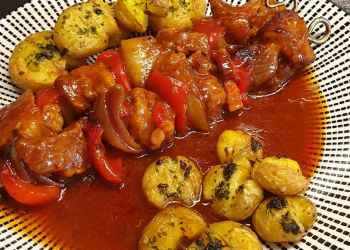 Schaschlik vom Nacken und Schmashed Potatos, meine kleinen Kartoffeln aus dem Garten