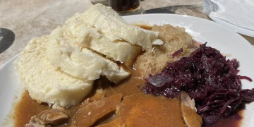 Schweinsbraten mit Kartoffelknödeln