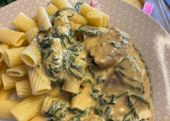 Pasta mit Schweinemedallion Blattspinat und Gorgonzola