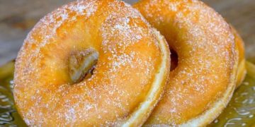 Neapolitanische Grundnahrungsmittel: Das Originalrezept, um sie weich und nicht fettig zu machen