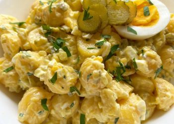 Pellkartoffelsalat mit Gurke & Ei