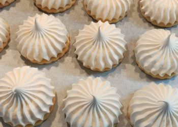 Die jährliche Massenproduktion der heiß begehrten Feenküsse geht in die erste Runde