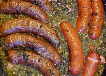 Grünkohl mit Kassler, Kochwurst und Pinkel