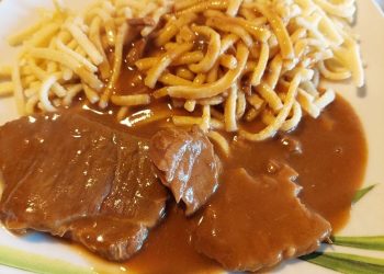Sauerbraten mit Spätzle