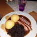 Ente mit Rotkraut und Knödel