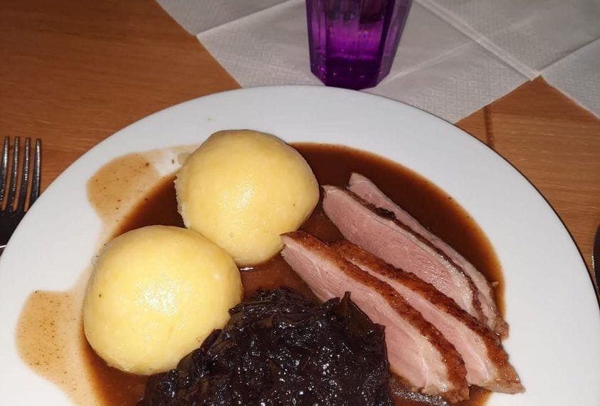 Ente mit Rotkraut und Knödel – Alte Oma Rezepte