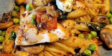 Gebratener Spargel, Hähnchenbrust und Saftige Nudeln