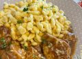Schweinemedaillons mit Spätzle und Bohnensalat