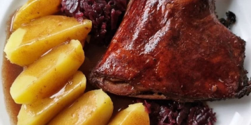 Entenkeule Rotkohl Kartoffeln