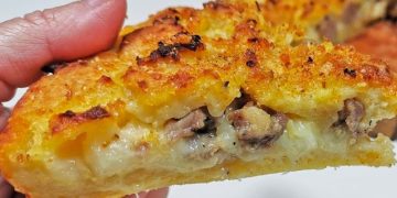 Zerbröckelte Kartoffeln und Würstchen: das schnelle und leckere rustikale RezeptZutaten: