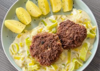 Frikadellen in Lauch-Sahne Sauce