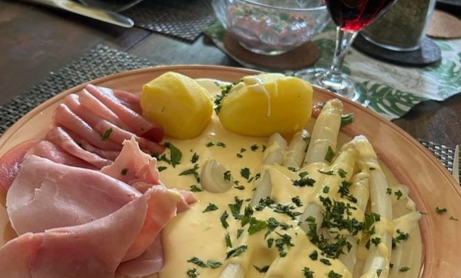 Spargel mit Schinken
