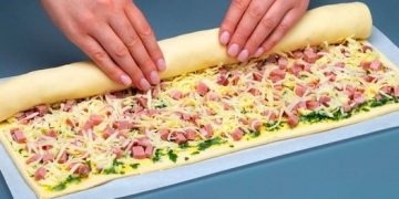  Blätterteig Stangen mit Schinken und Käse