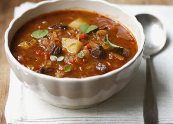 Deftige Gulaschsuppe