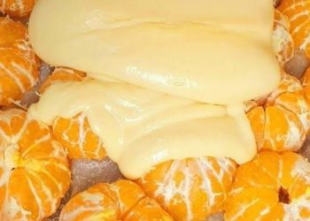 Mandarinenkuchen (oder Kuchen mit anderen Früchten) – Schneller und aromatischer Obstkuchen, fertig in 2 Schritten und 3 Schritten