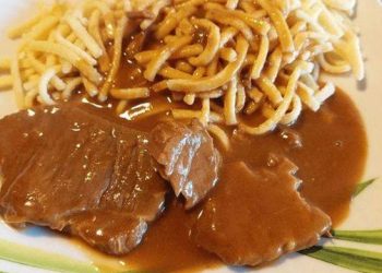 Sauerbraten mit Spätzle