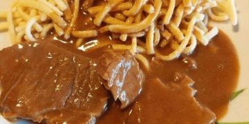 Sauerbraten mit Spätzle